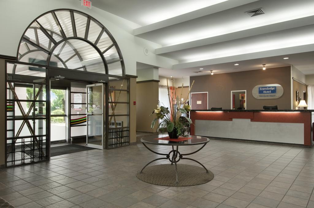 Travelodge Hotel By Wyndham Vancouver Airport Ричмонд Екстер'єр фото