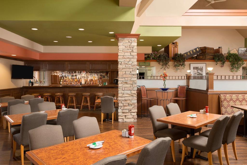 Travelodge Hotel By Wyndham Vancouver Airport Ричмонд Екстер'єр фото